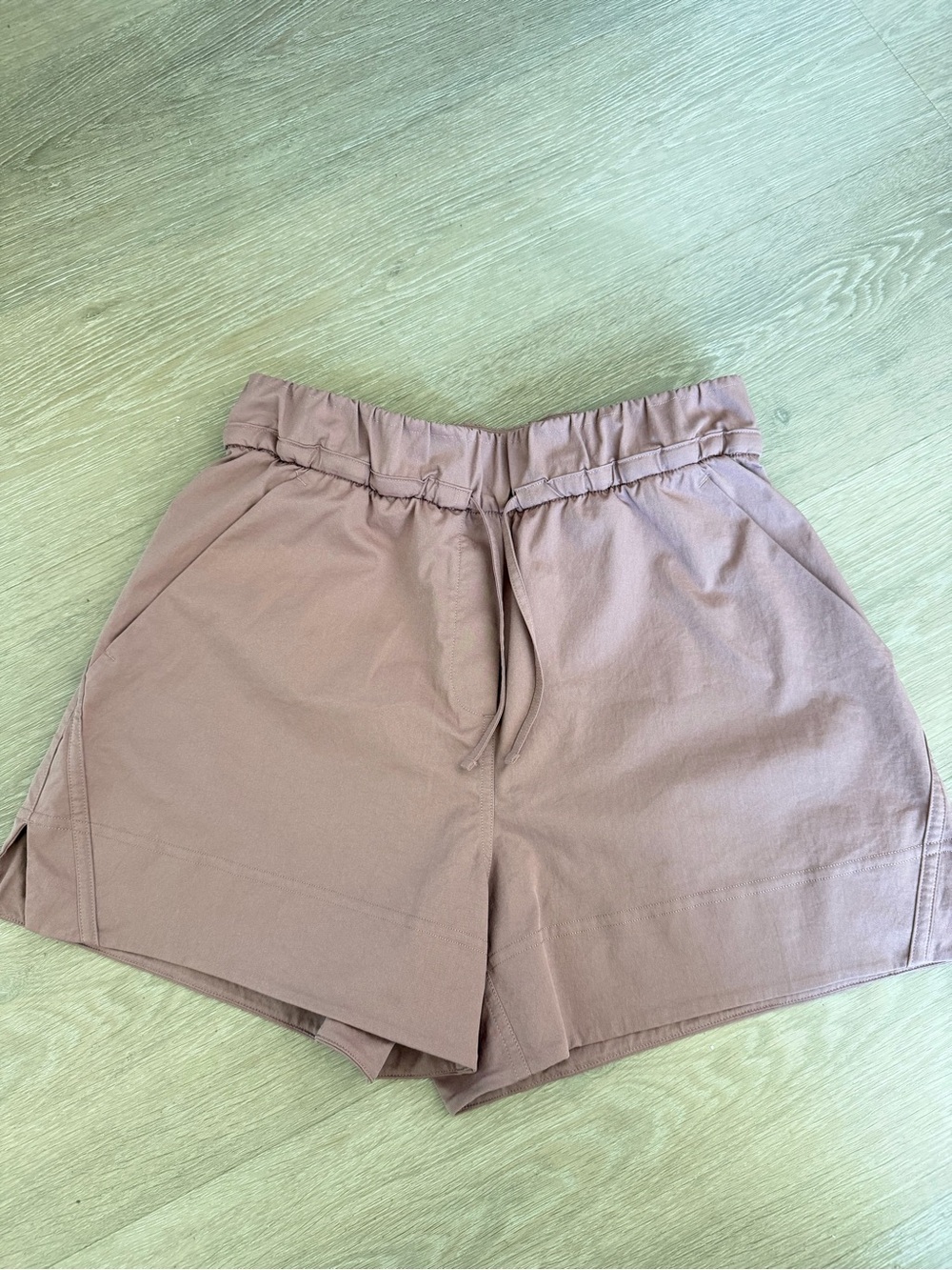 Lululemon cinchable waist high rise woven shorts 3.5” Twilight Rose